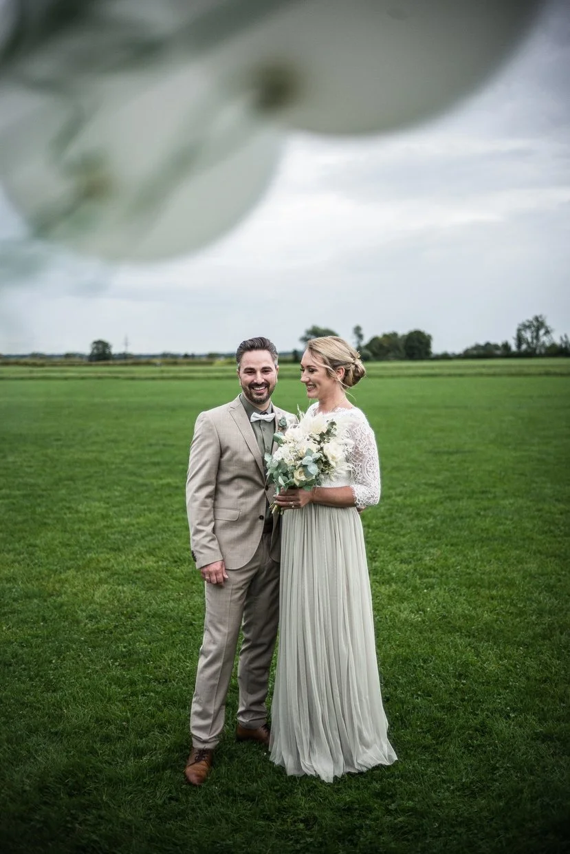 Nicole und Harry, Hochzeitspaar, Porträt im Freien